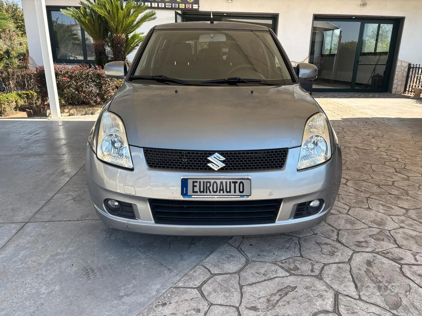 Suzuki Swift 2006 photo 2