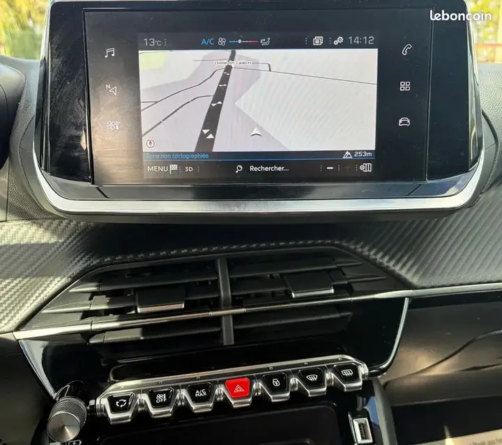 Peugeot 208 2023 photo 5