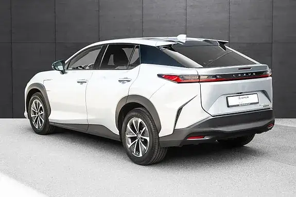 Lexus Rz450E 2024 photo 2