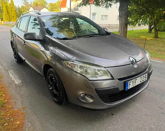 Renault Megane Iii 2011 photo 2