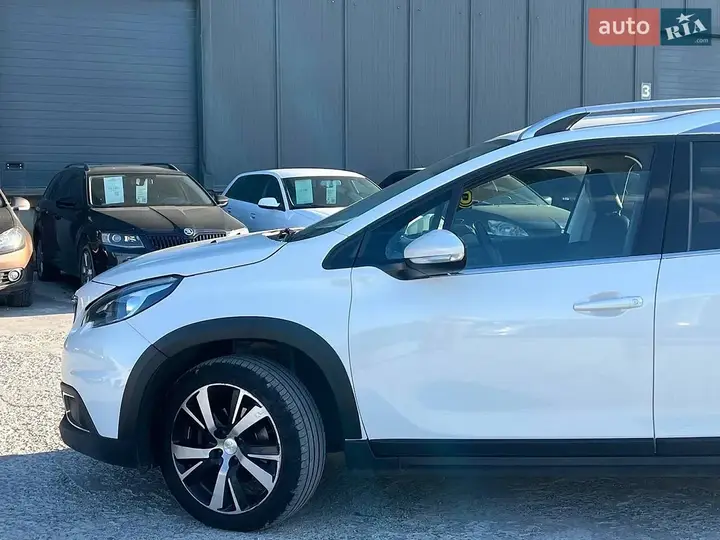 Peugeot 2008 2019 photo 2