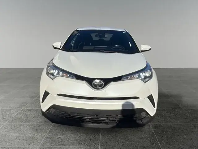 Toyota C-Hr 2018 photo 2