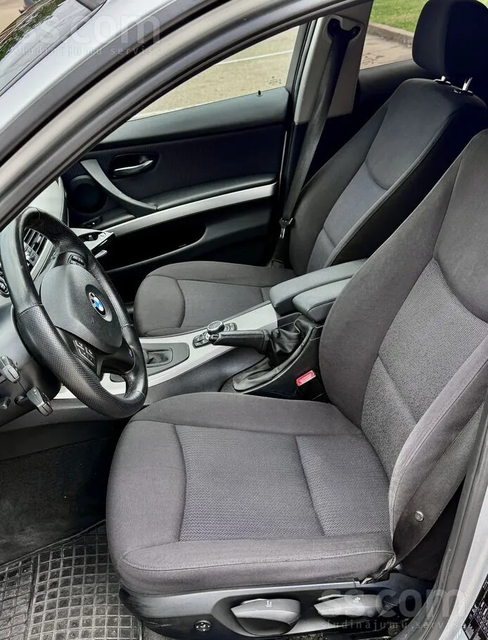 BMW 320D 2010 photo 3