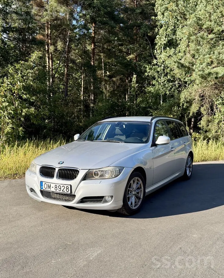 BMW 320D 2010 photo 2