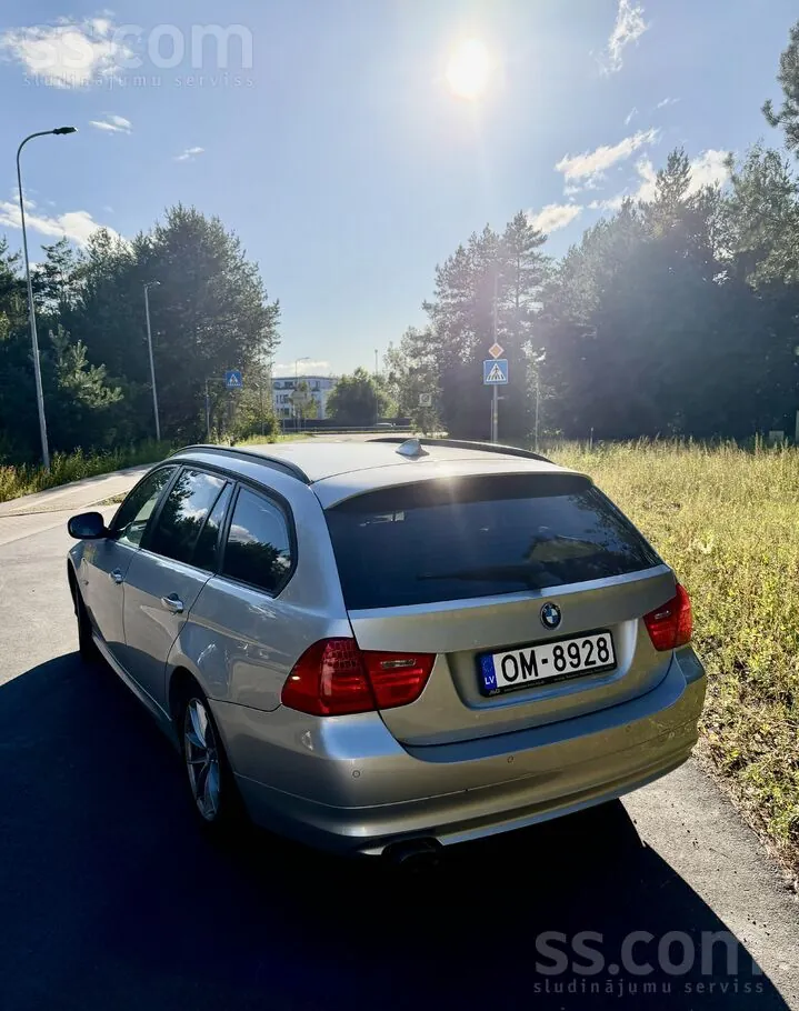 BMW 320D 2010 photo 5