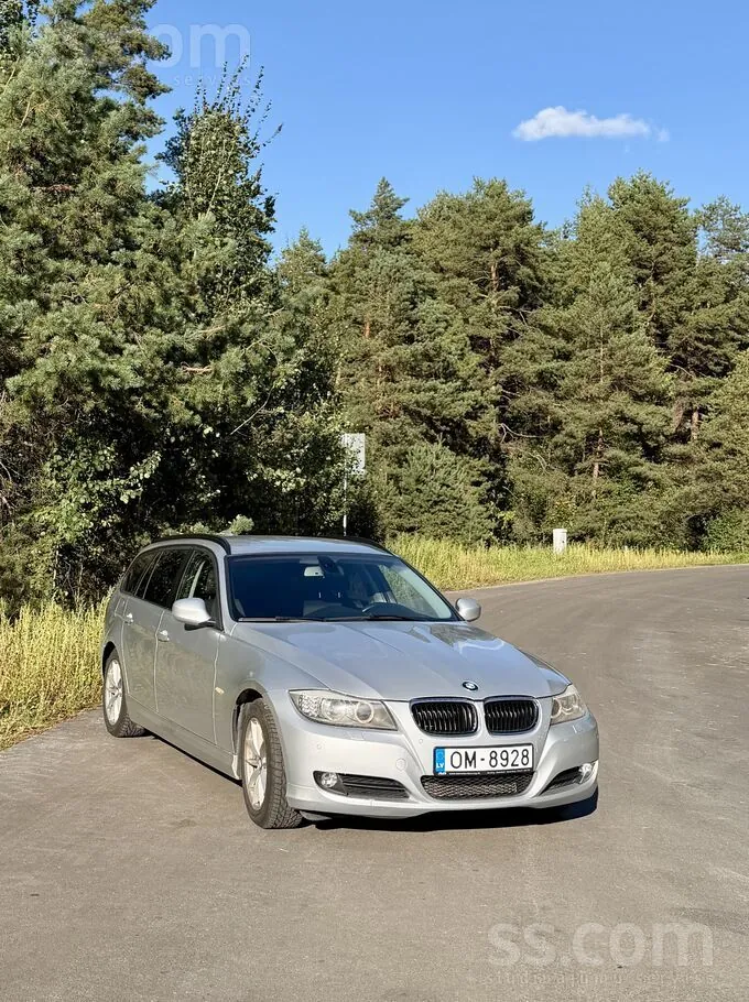 BMW 320D 2010 photo 4
