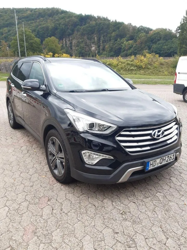 Hyundai Grand Santa Fe