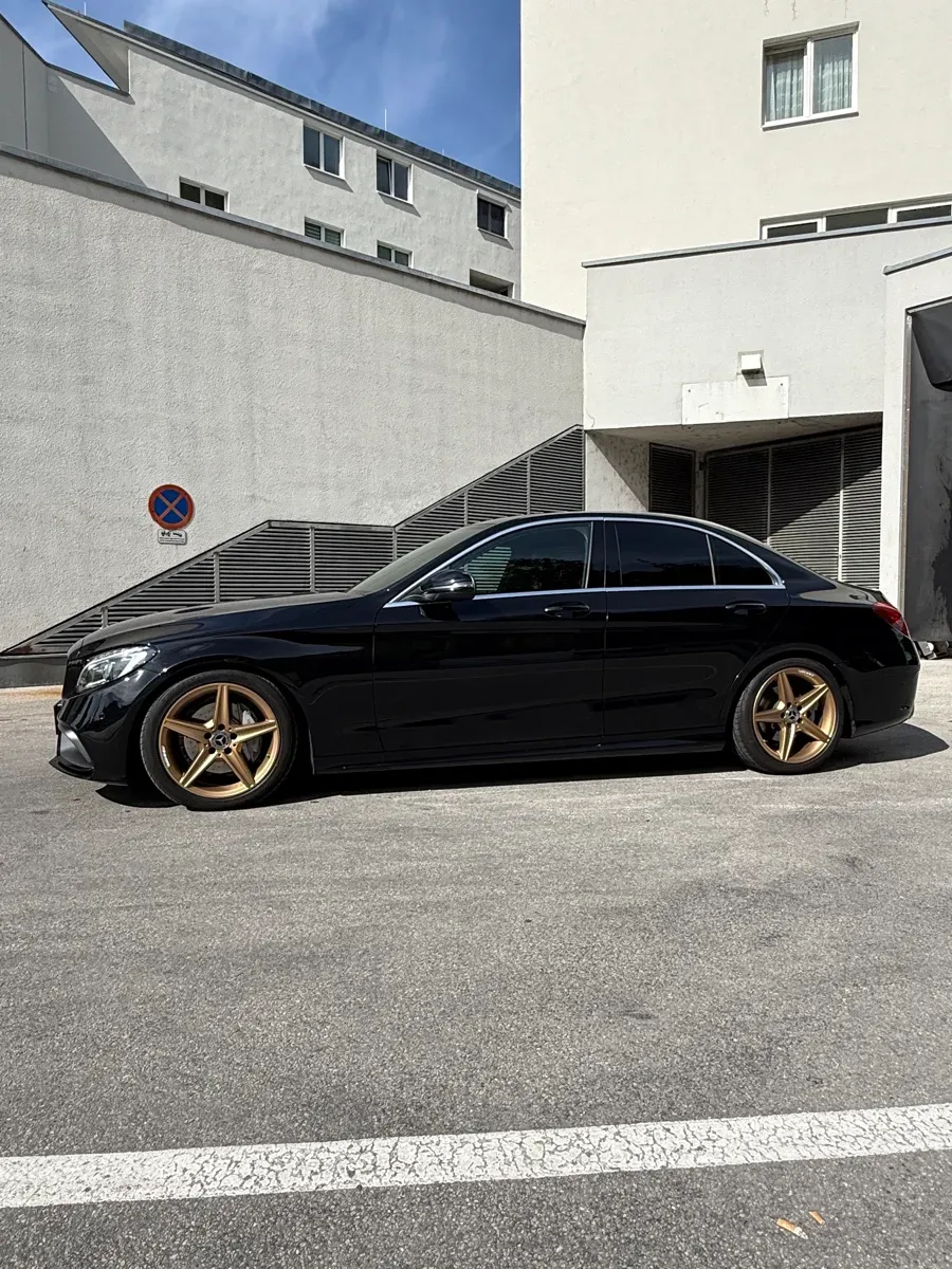 Mercedes-Benz C-Class 2018 photo 3