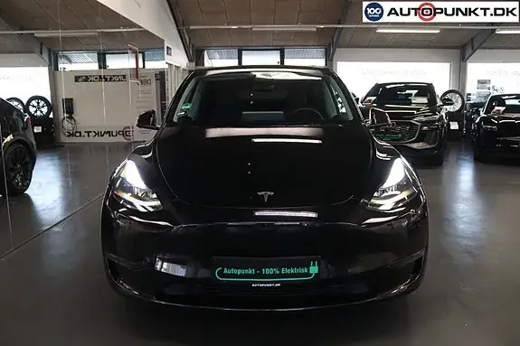 Tesla Model Y 2023 photo 2