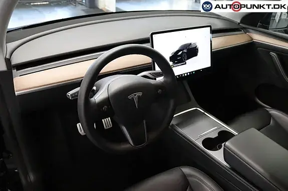 Tesla Model Y 2023 photo 5