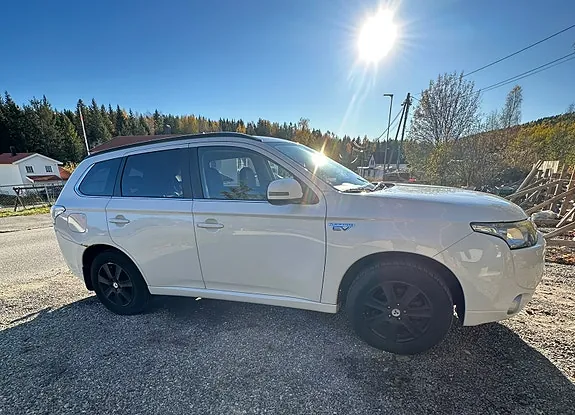 Mitsubishi Outlander 2014 photo 4