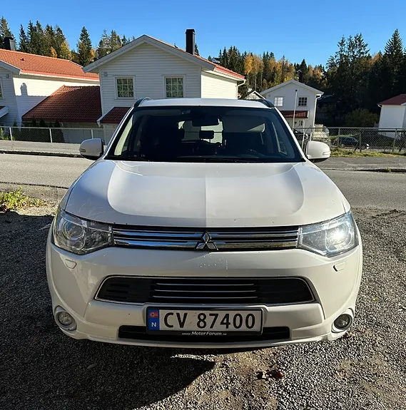 Mitsubishi Outlander 2014 photo 2