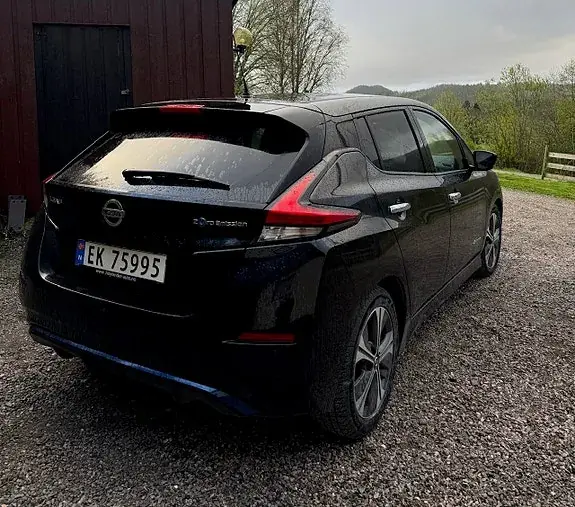 Nissan Leaf 2018 photo 2