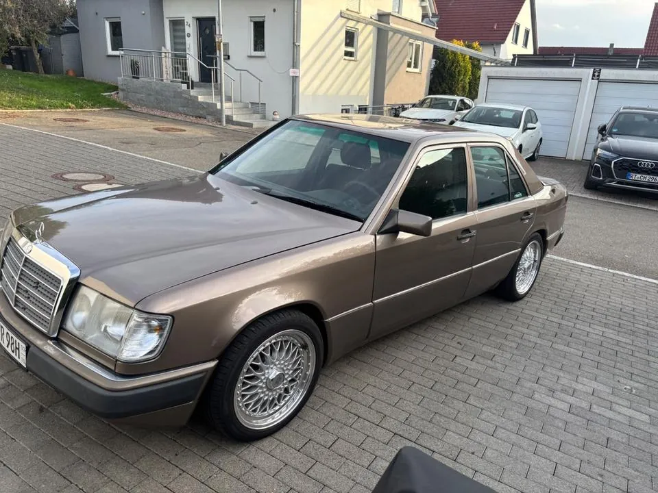 Mercedes-Benz W124