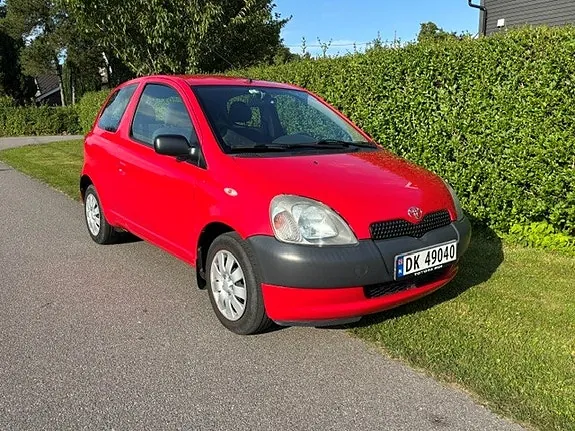 Toyota Yaris 2002 photo 2