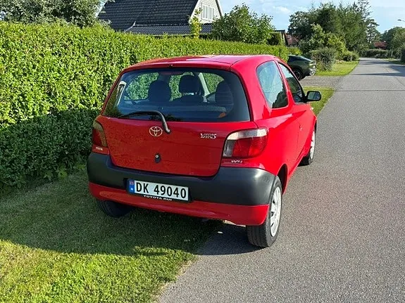 Toyota Yaris 2002 photo 3