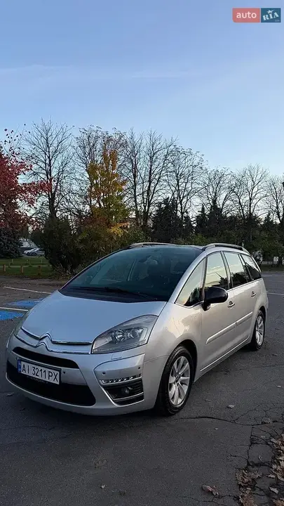 Citroen Grand C4 Picasso 2011 photo 3