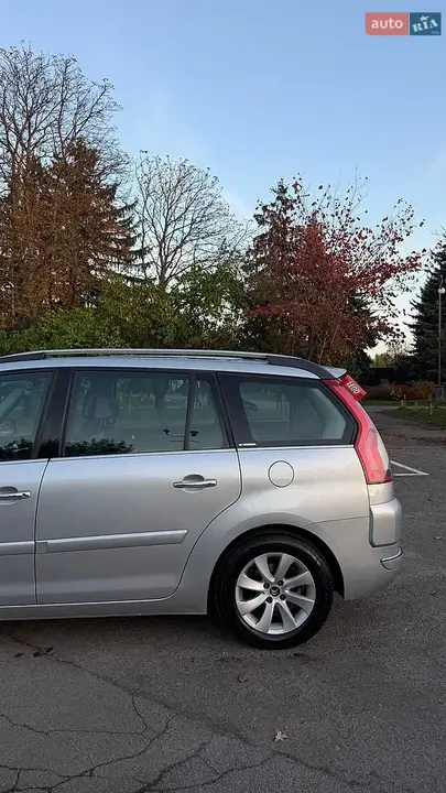 Citroen Grand C4 Picasso 2011 photo 5