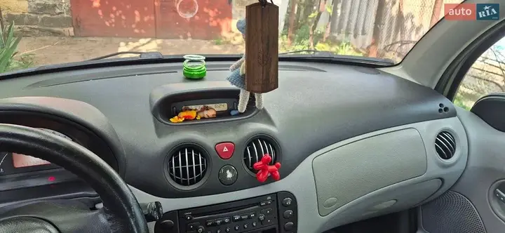 Citroen C3 2003 photo 2