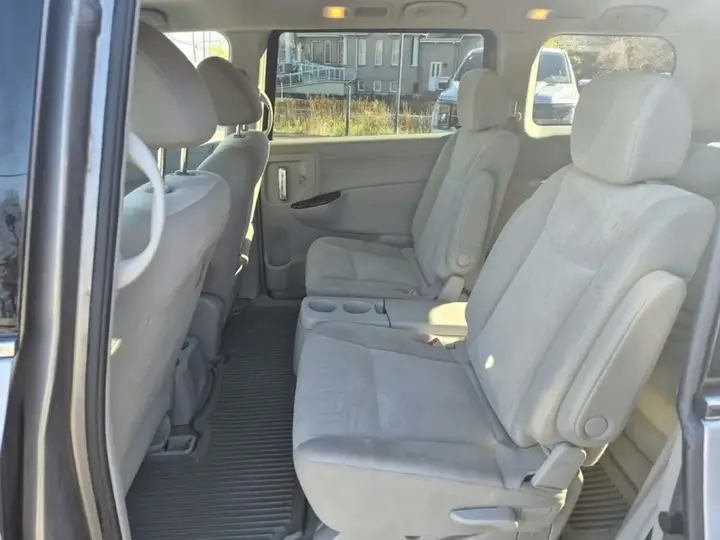 Nissan Quest 2012 photo 3