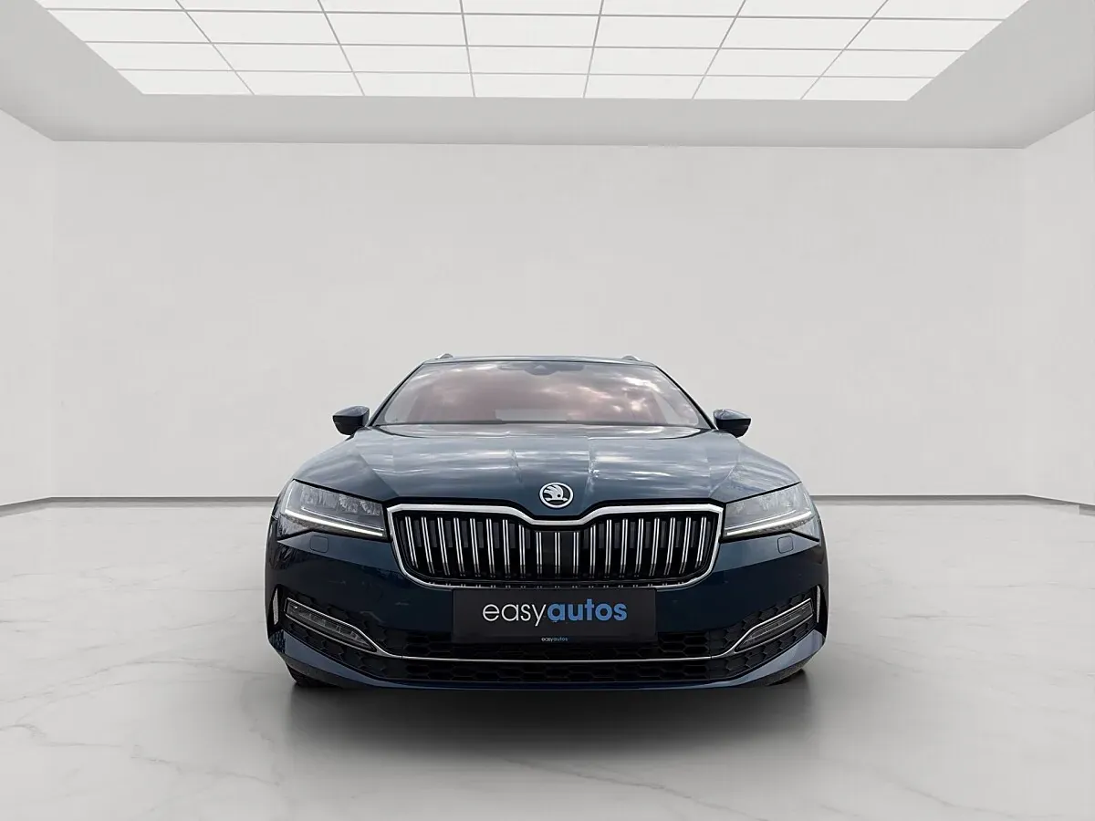 Skoda Superb 2022 photo 2