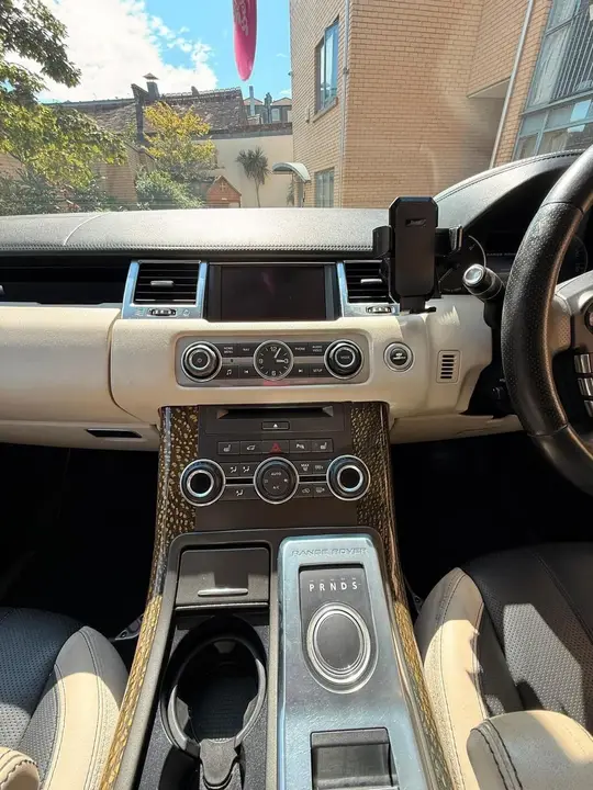 Land Rover Range Rover Sport 2012 photo 5