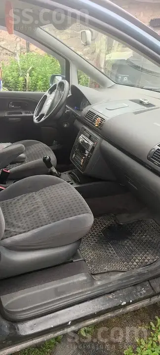 Volkswagen Sharan 2002 photo 3