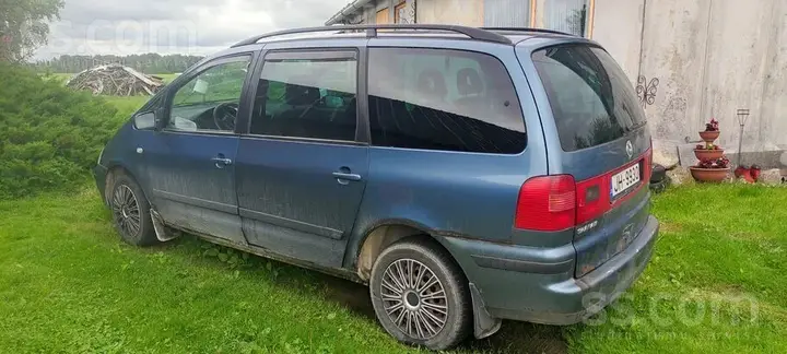 Volkswagen Sharan 2002 photo 2