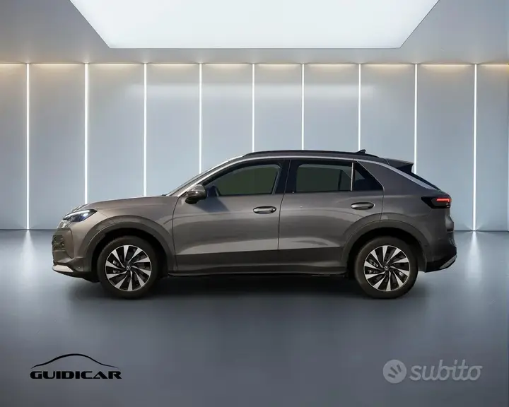 Volkswagen T-Roc photo 3