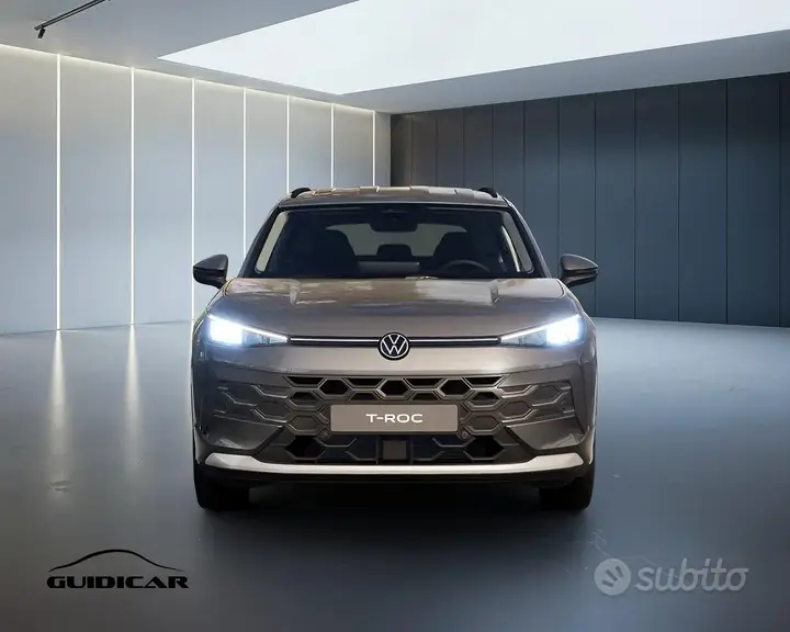 Volkswagen T-Roc photo 2