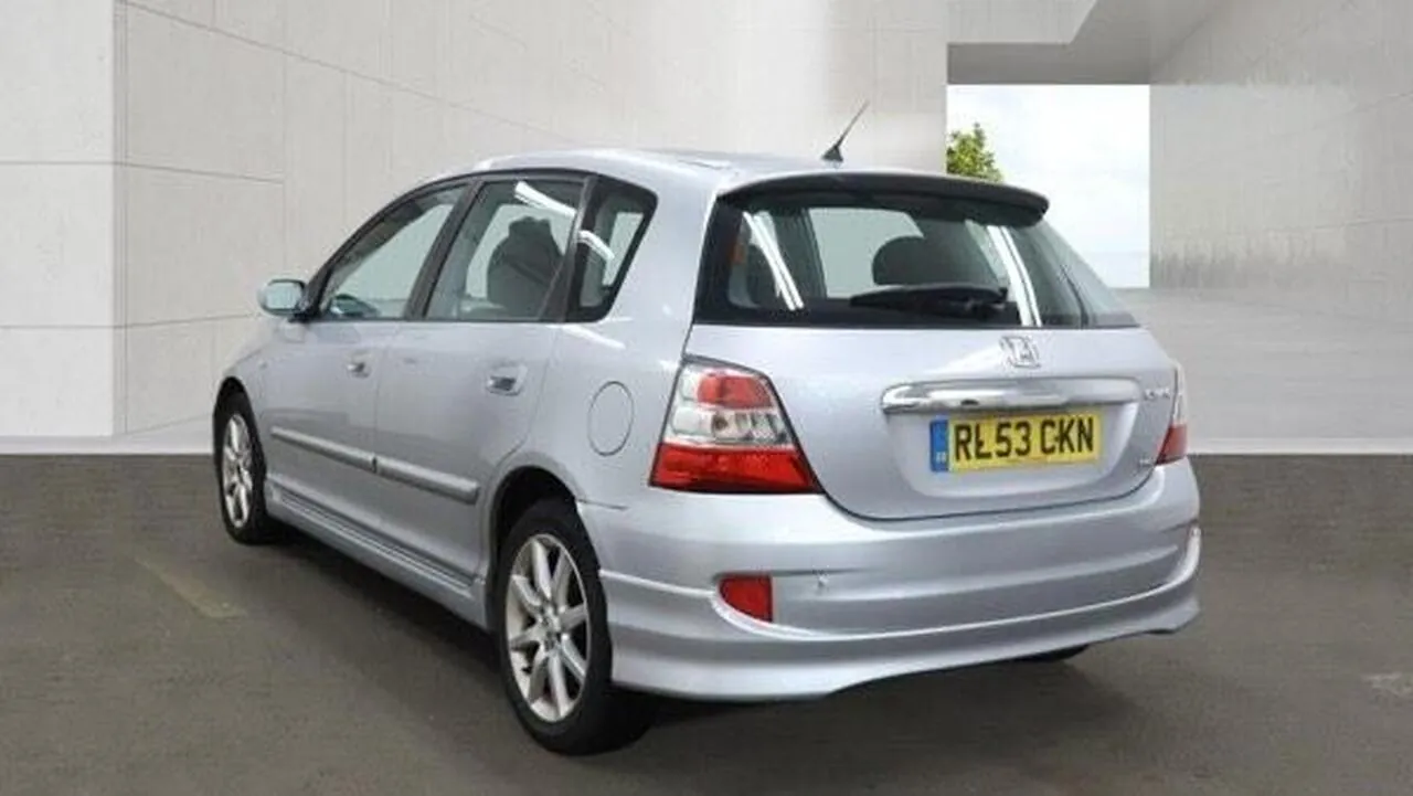 Honda Civic 2004 photo 3