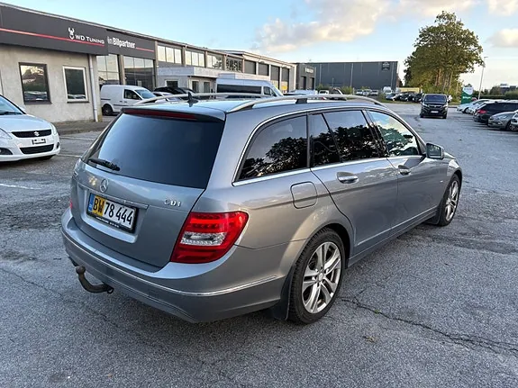 Mercedes-Benz C220 2012 photo 3