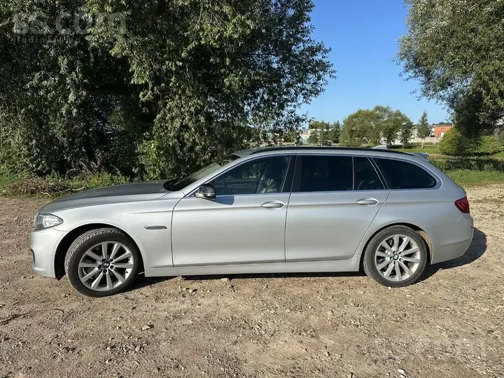 BMW 530 2013 photo 2