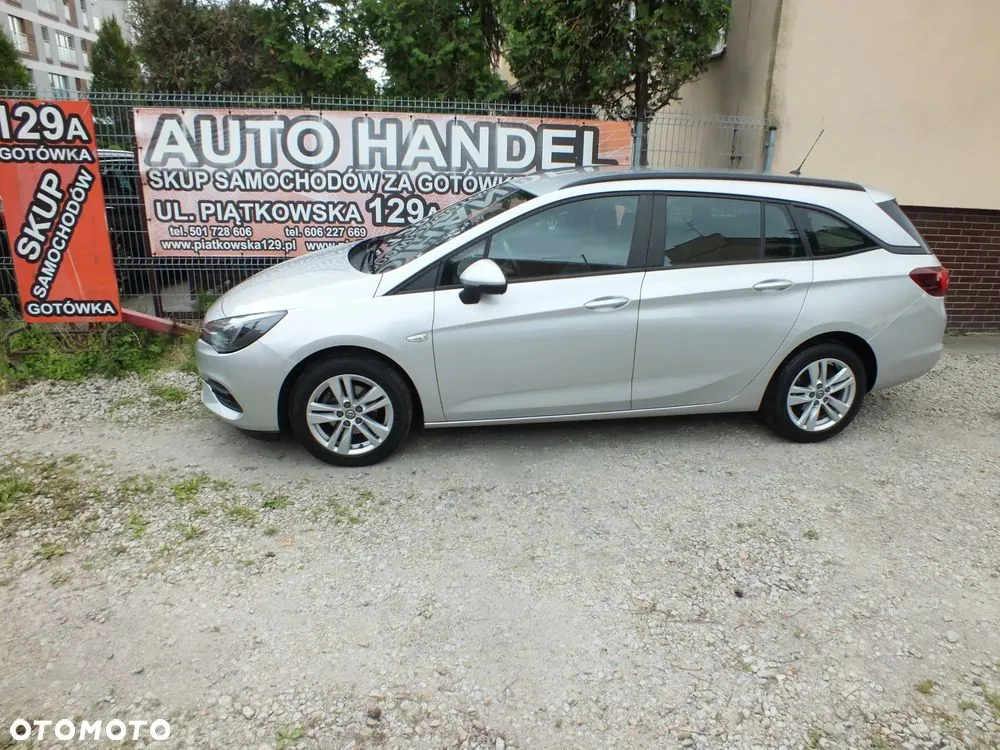 Opel Astra 2020 photo 2