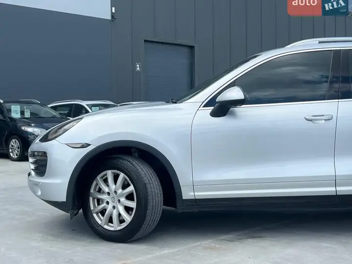 Porsche Cayenne 2010 photo 4