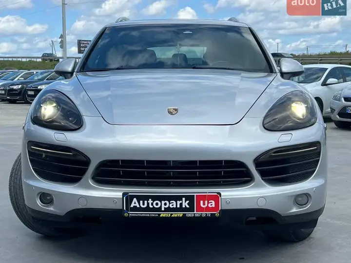 Porsche Cayenne 2010 photo 2