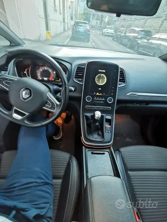 Renault Scenic 2018 photo 4