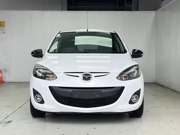 Mazda Demio 2013 photo 3