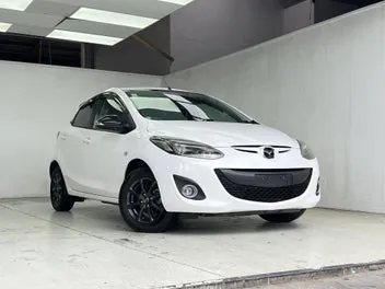 Mazda Demio 2013 photo 4