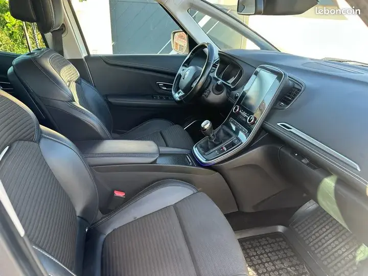 Renault Scenic 2017 photo 5
