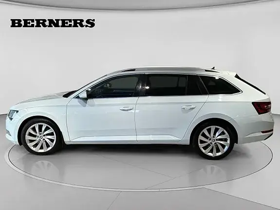 Skoda Superb 2016 photo 2