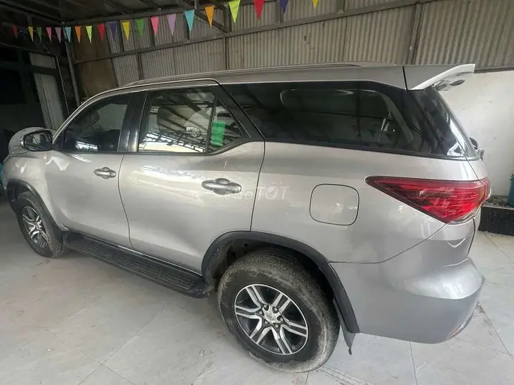 Toyota Fortuner 2017 photo 2