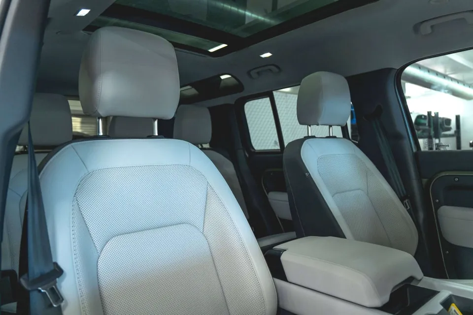 Land Rover Defender 2025 photo 3
