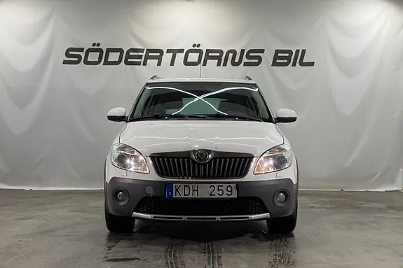 Skoda Fabia 2011 photo 4