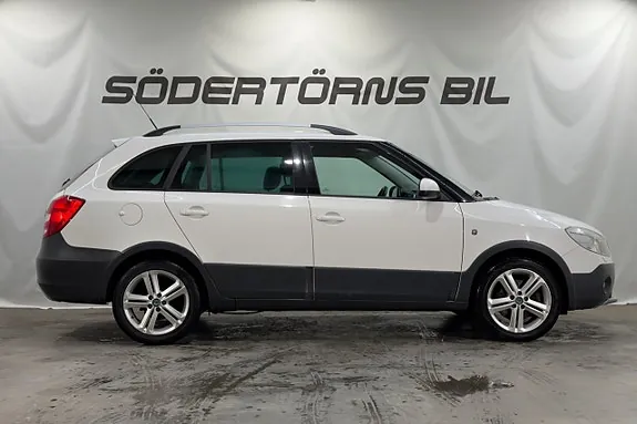 Skoda Fabia 2011 photo 5