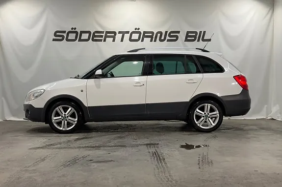 Skoda Fabia 2011 photo 3
