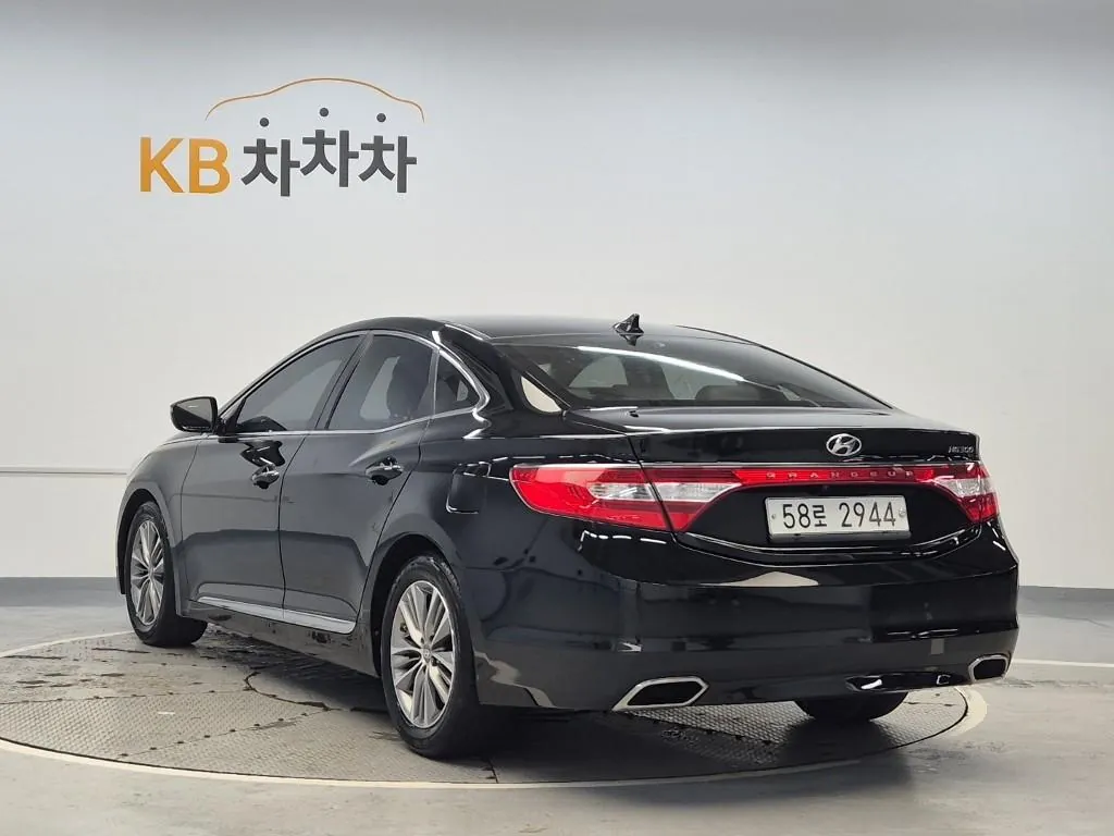 Hyundai Grandeur 2016 photo 2