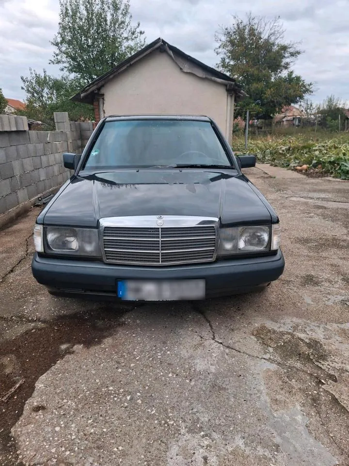 Mercedes-Benz 190E