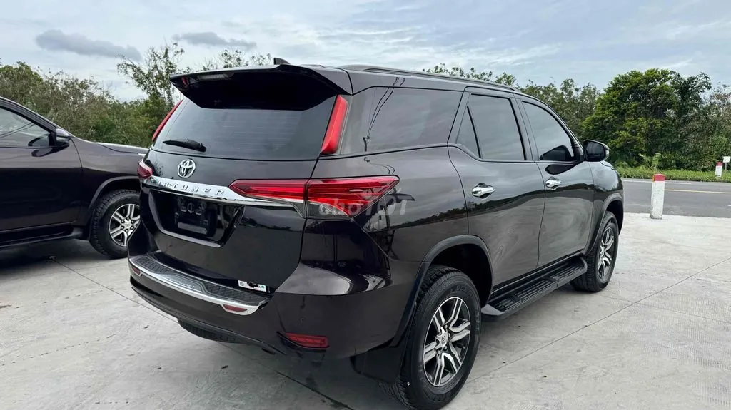 Toyota Fortuner 2022 photo 3