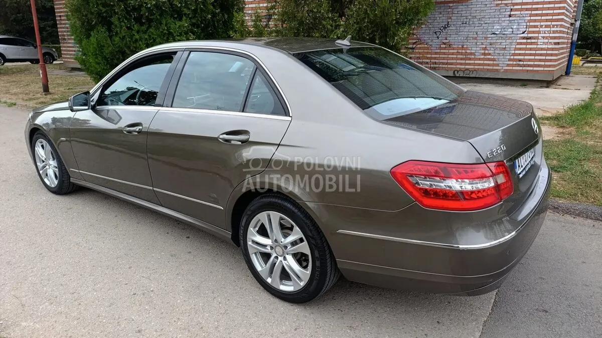 Mercedes-Benz E 220 2009 photo 4